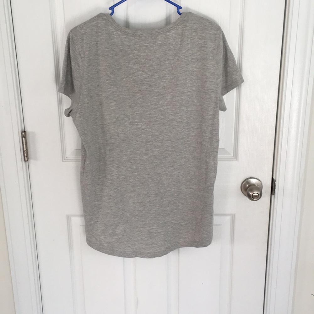 United Colors of Benetton Gray T-Shirt - Picture 5 of 5